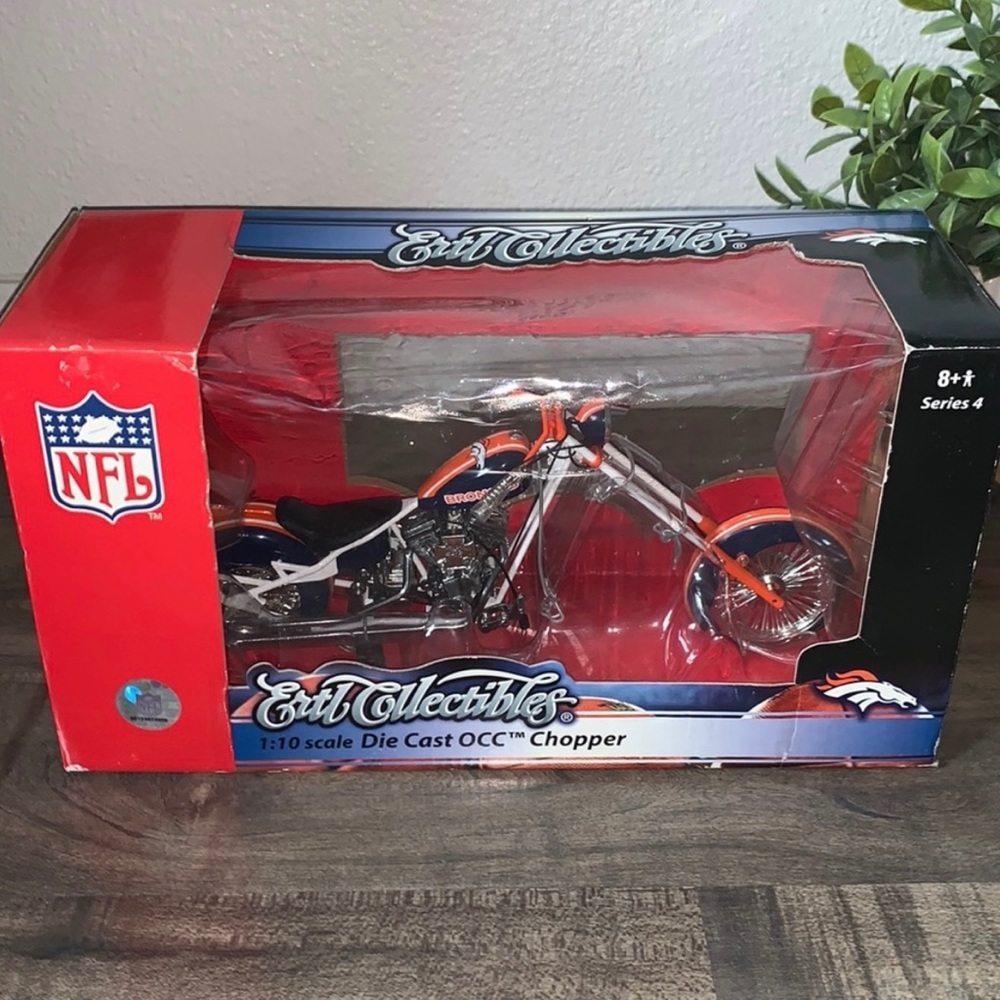 DENVER BRONCOS 2006 ERTL DIECAST
COLLECTABLE OCC CHOPPER 1:10 SCALE